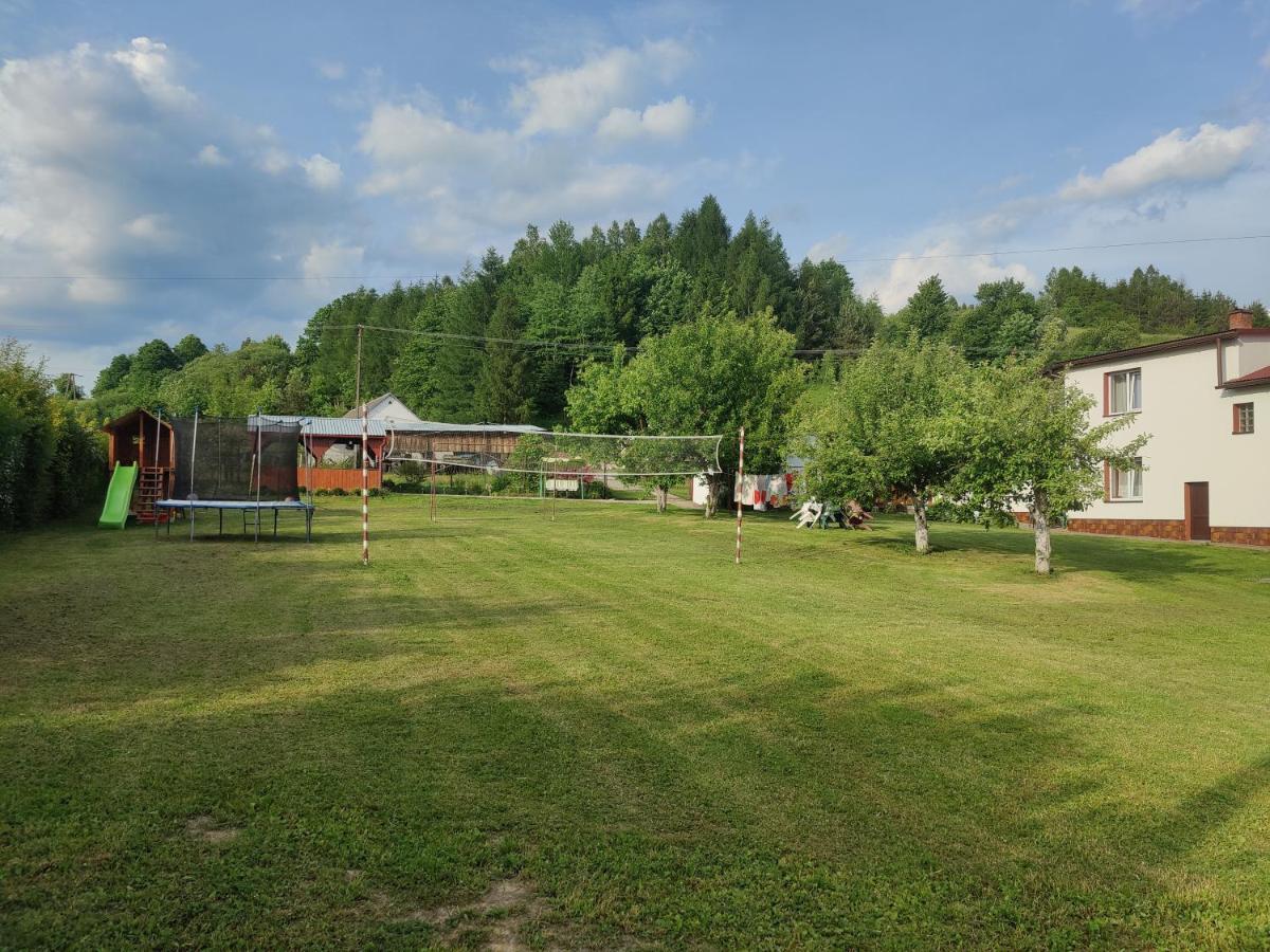 Hotel Przy Winogronie Uherce Mineralne Exterior foto